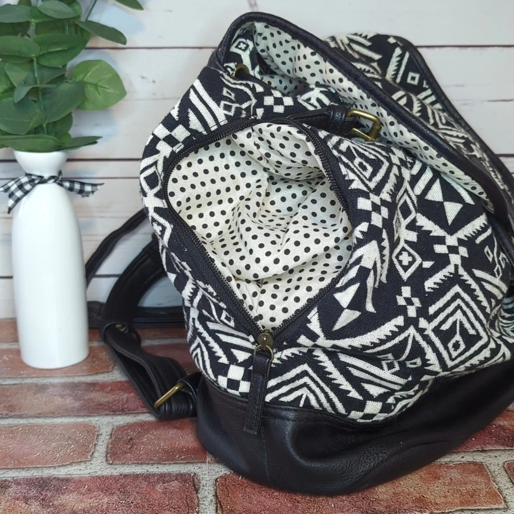 Vintage Y2K Aztec Madden Girl Black‎ and White Faux Leather Boho Tribal Backpack